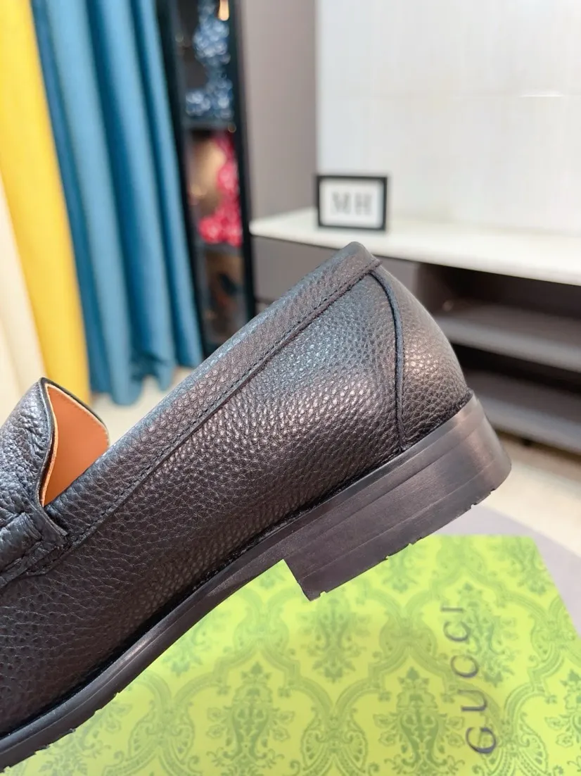 Men's shoes 💰500🌹🌹Niuli [GUCCI Gucci] A new style of formal men's leather shoes is coming~ The original quality upper is made of patent leather imported from Italy, the leather is soft and delicate, comfortable and soft first-layer cowhide lining, rubber wear-resistant outsole, the shoe shape is dignified and domineering, and the luxury charm cannot be concealed! The natural and free nouveau riche leads the trend. Code number: 38-44
